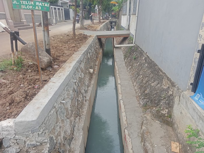 Got antibanjir atau saluran penghubung di permukiman kawasan Haji Dogol Kelurahan Pondok Bambu, Duren Sawit, Jaktim. (Dok Dinas SDA DKI)
