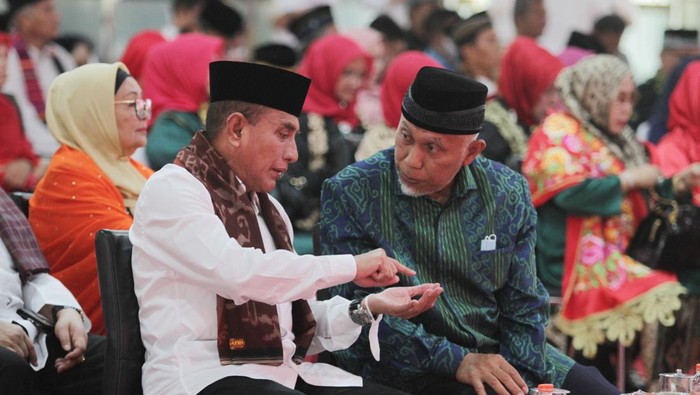 Gubernur Sumut Edy Rahmayadi dan Gubernur Sumbar Mahyeldi saat bertemu di Medan