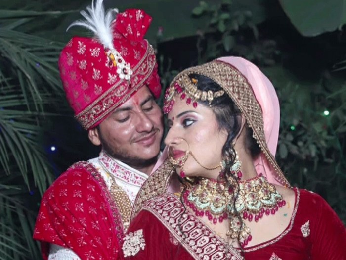 Guru ganti kelamin demi bisa menikahi muridnya Guru ganti kelamin demi bisa menikahi muridnya