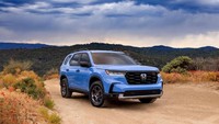 Honad Pilot merupakan sebuah SUV dengan dimensi terbesar dan tenaga paling besar di antara lini SUV Honda. Honda menyebut, Pilot generasi keempat didesain lebih mengedepankan style, kabin yang lebih luas bagi penumpang dan ruang kargonya serta mempunyai kelebihan untuk bermanuver di trek off-road maupun jalan biasa.  Foto: Dok. Honda