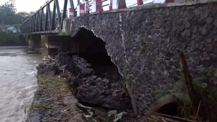 Jembatan di Cianjur Selatan