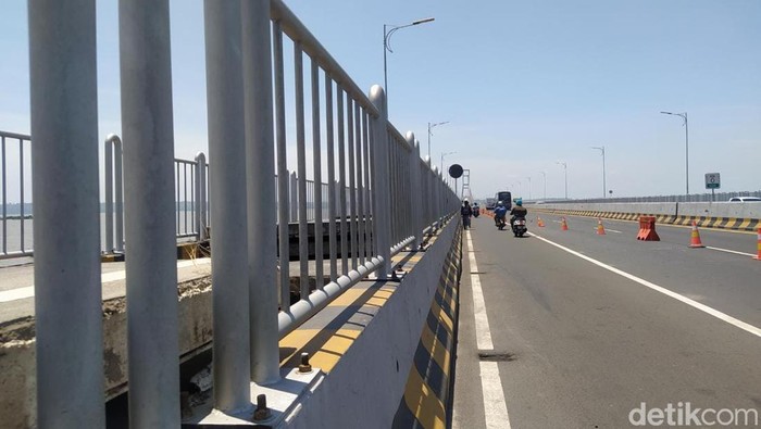 Jembatan Suramadu yang akan dibuka 1 lajur saja saat ada pembentangan bendera pada Kamis 10 November.
