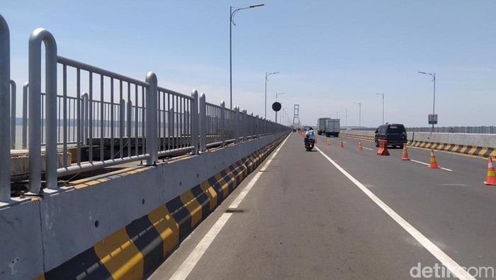Jembatan Suramadu yang akan dibuka 1 lajur saja saat ada pembentangan bendera pada Kamis 10 November.