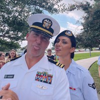 Kerra Buerger mengikuti jejak ayahnya yang juga seorang tentara. Foto: Instagram/Twitter Kerra Buerger