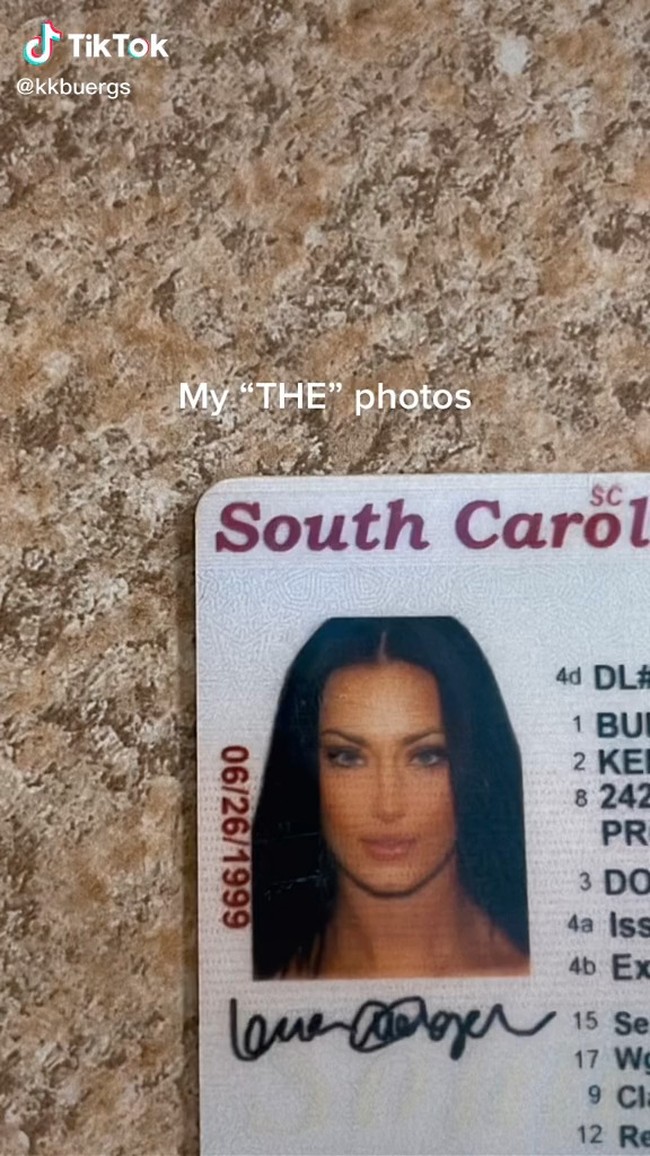 Selain mengenai Kerra yang diterima rekan-rekan prianya di militer, banyak orang salah fokus dengan parasnya. Tak sedikit yang memuji kecantikan wanita itu dan menjulukinya G.I. Jane Megan Fox. Aku pikir kamu Megan Fox, Foto: Instagram/Twitter Kerra Buerger