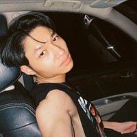 Permintaan maaf Kiesha itu kemudian diunggah ulang oleh akun Instagram @lambegosiip. Dalam video singkat tersebut juga terdengar Okie Agustina menjelaskan jika dirinya dulu tak pernah memaksa Kiesha untuk bekerja. Itu merupakan kemauan Kiesha sendiri. Bahkan sampai saat ini Kiesha masih melarang sang bunda untuk bekerja. Ia meminta bundanya untuk tetap di rumah mengurusnya. Dan jika menginginkan sesuatu, tinggal meminta saja ke Kiesha. Foto: Instagram/@kiesha.alvaro