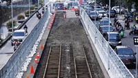 Ada dua jalur rel trem yang ditemukan di proyek MRT tersebut.