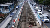Saat ini lokasi penemuan rel trem ditutup dengan seng di kedua sisi. Jadi pengendara yang melintas tidak bisa melihat keberadaan rel trem tersebut.