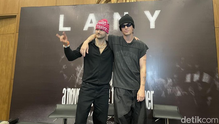 Lany saat press conference soal konsernya di ICE BSD.