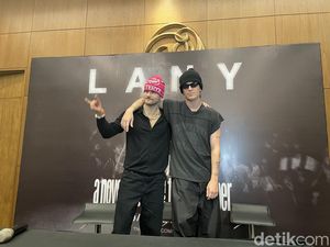 Siap-siap! LANY Bakal Kasih Kejutan untuk Fans Indonesia