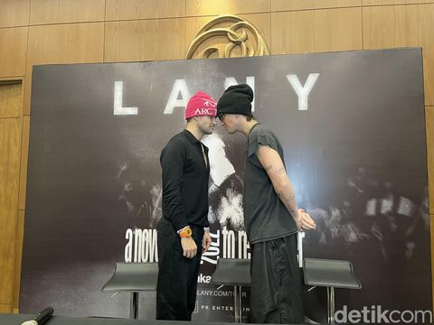 Lany saat press conference soal konsernya di ICE BSD.