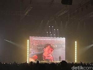 Galau Bareng LANY di Konser Jakarta