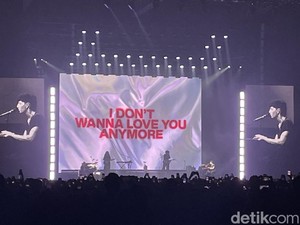 Bergalau Ria Bareng LANY di Jakarta