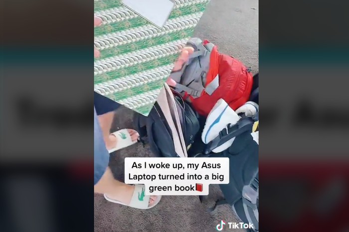 Laptop Turis Hilang Diganti Buku