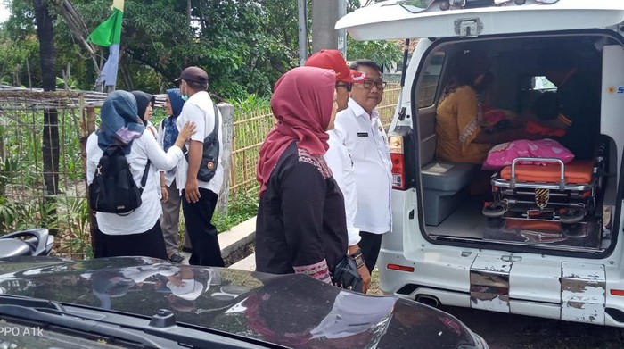 Lissa Ameliya Safitri dirujuk ke RSUD Indramayu.