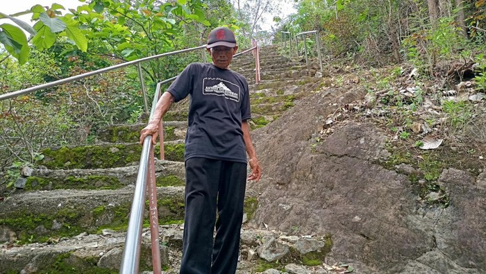 Makam Tumenggung Brotonegoro, Desa Nglarangan, Kecamatan Kauman, Ponorogo
