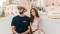 Momen liburan Wulan Guritno dan Sabda Ahessa dibagikan di Instagram keduanya. Mereka mengunjungi berbagai spot indah, salah satunya Amalfi Coast.