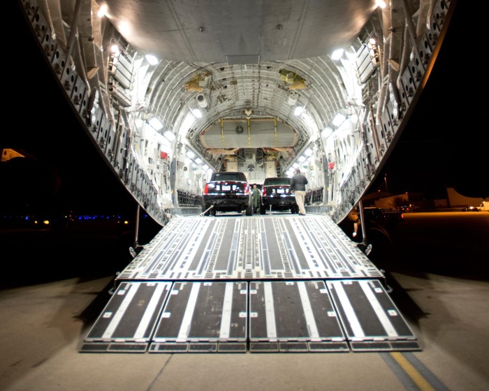 mobil kepresidenan AS diangkut pakai pesawat kargo C-17