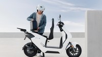 Honda EM1 e: ditenagai oleh Honda Mobile Power Pack e: yang dibuat dengan fokus pada daya tahan, keandalan, dan kualitas.  Foto: Dok. Honda