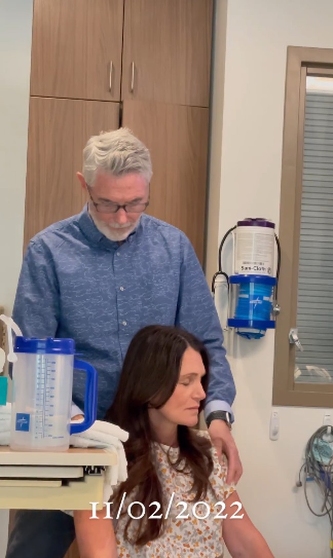 Meski menanggung rasa sakit yang berlebihan ketika harus melahirkan di usia yang sudah tidak muda lagi, namun Nancy mengungkap pengalaman tersebut begitu indah. Foto: dok. Instagram/ @cambriairene