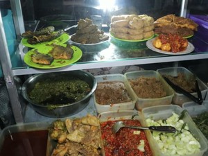 5 Nasi Padang yang Dijual Pakai Mobil Toko, Harganya Terjangkau