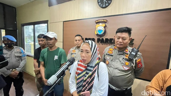 Polisi mempertemukan sopir mobil patroli milik Polda Gorontalo inisial I (59) dengan keluarga korban yang ditabrak di Kota Parepare, Sulawesi Selatan (Sulsel).