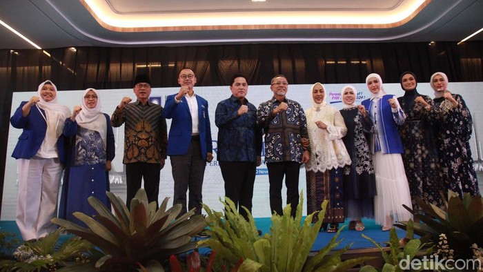 Pembukaan Rakernas PUAN, Zulhas dan Erick Tohir Hadir Rakernas Perempuan Amanat Nasional (PUAN) resmi dibuka di Kantor DPP PAN, Jakarta, Rabu (9/11). Acara itu dihadiri Menteri BUMN Erick Tohir.