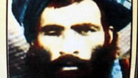 Bagi Taliban, Mullah Omar adalah pahlawan sejati dan sosok yang paling dihormati. Bahkan informasi seputar kematiannya pun ditutupi. (Javed Tanveer/AFP/Getty Images)