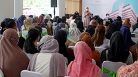 Beragam kegiatan mulai dari bakti sosial khitanan hingga seminar tentang kesehatan bertema “Healthy Childhood, Happy Adult” yang dihadiri oleh ratusan peserta dari orang tua ataupun pasangan.