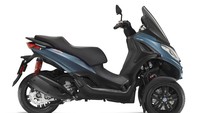 Piaggio MP3 300 hpe Sport dirancang menggunakan teknologi roda tiga Piaggio yang eksklusif, dengan sistem suspensi segi empat pada tampilan depan berikut roda depan ganda menjadi elemen unik dan khas yang menjadikan pengalaman mengendarai Piaggio MP3 sangat unik. Foto: dok. Piaggio Indonesia