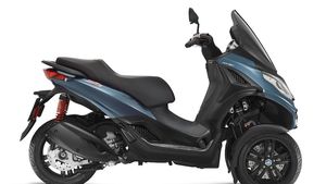 Tampang Sporty dan Gahar Motor 3 Roda Piaggio MP3 300 hpe Sport