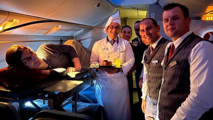 Rumeysa Gelgi adalah wanita tertinggi di dunia. Setelah 25 tahun, wanita ini akhirnya terbang dengan Turkish Airlines.