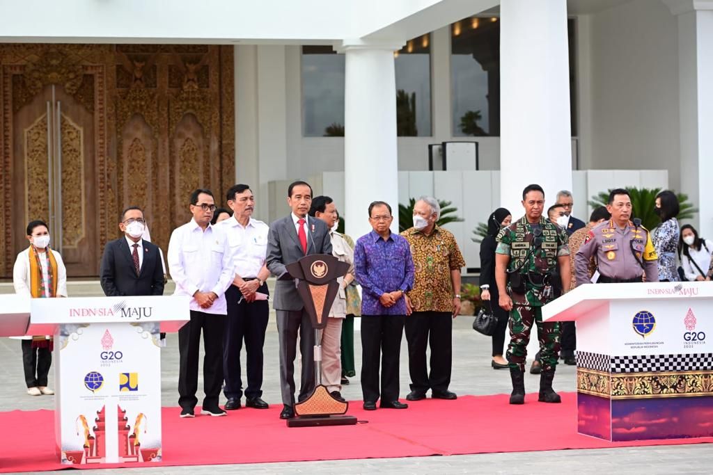 Presiden Joko Widodo meresmikan sejumlah infrastuktur yang ada di Provinsi Bali, pada Rabu, 9 November 2022. Sejumlah infrastruktur yang diresmikan terdiri atas Gedung VVIP Bandara Internasional I Gusti Ngurah Rai dan tiga pelabuhan yang tersebar di Provinsi Bali. (Foto: Muchlis Jr - Biro Pers Sekretariat Presiden)