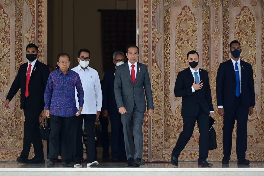 Presiden Joko Widodo meresmikan sejumlah infrastuktur yang ada di Provinsi Bali, pada Rabu, 9 November 2022. Sejumlah infrastruktur yang diresmikan terdiri atas Gedung VVIP Bandara Internasional I Gusti Ngurah Rai dan tiga pelabuhan yang tersebar di Provinsi Bali. (Foto: Muchlis Jr - Biro Pers Sekretariat Presiden)