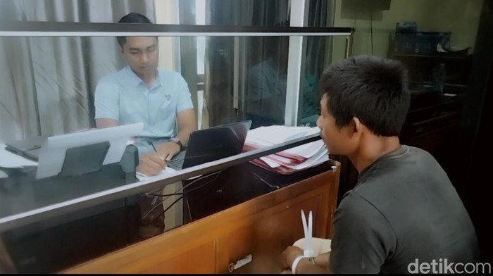 Pria berinisial BA diperiksa polisi karena menyetubuhi anak tirinya.