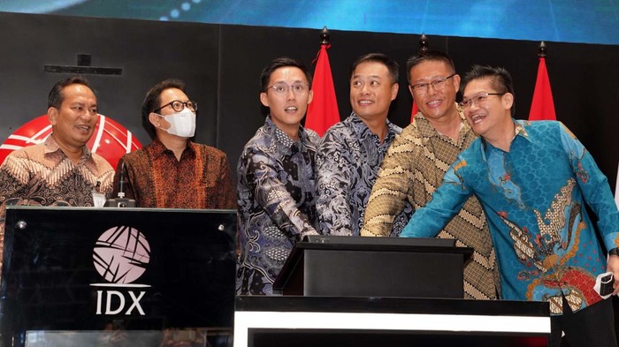 PT Primadaya Plastisindo Tbk resmi mencatatkan saham perdana di BEI. PDPP menjadi emiten ke-52 yang listing sepanjang 2022.