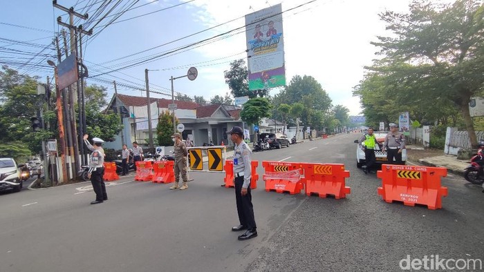 Ruas jalan di Ciamis ditutup sementara.