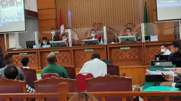 Sidang lanjutan Ricky Rizal dan Kuat Maruf di PN Jaksel (Wilda-detikcom)