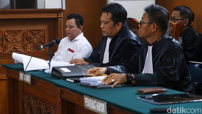 Terdakwa Ricky Rizal dan Kuat Maruf menjalani sidang lanjutan kasus pembunuhan Brigadir Yosua di PN Jaksel, Rabu (9/11/2022). Sidang menghadikan 10 orang saksi.