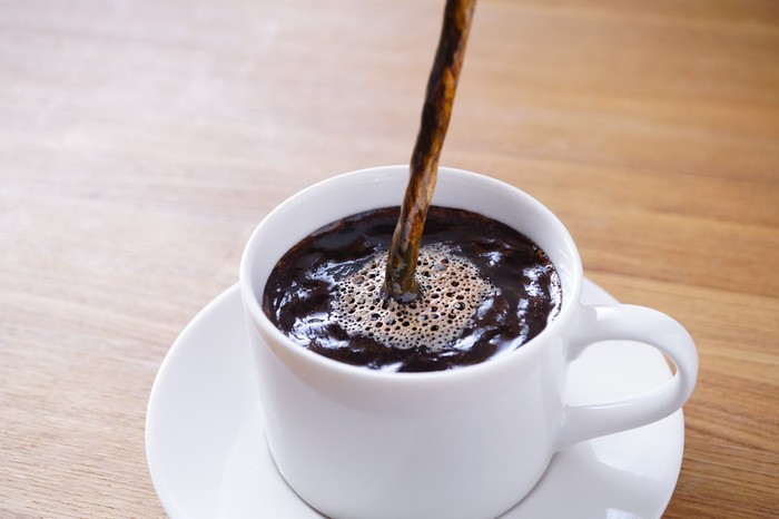 Tak Bisa Diminum, Secangkir Kopi Ini Ternyata Pahatan Kayu