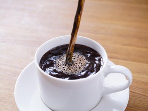 Tak Bisa Diminum, Secangkir Kopi Ini Ternyata Pahatan Kayu