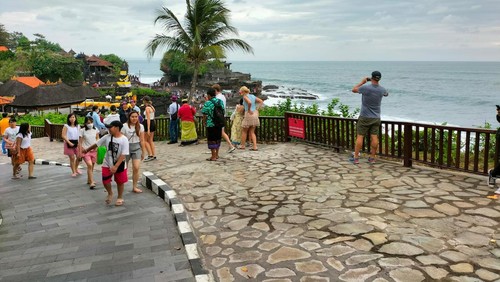 Penampakan Enjung Galuh di area wisata Tanah Lot yang telah ditata menjelang pelaksanaan KTT G20.