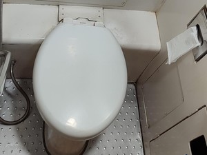 Selamat Tinggal Toilet Jongkok, Kini Toilet Kereta Semakin Nyaman