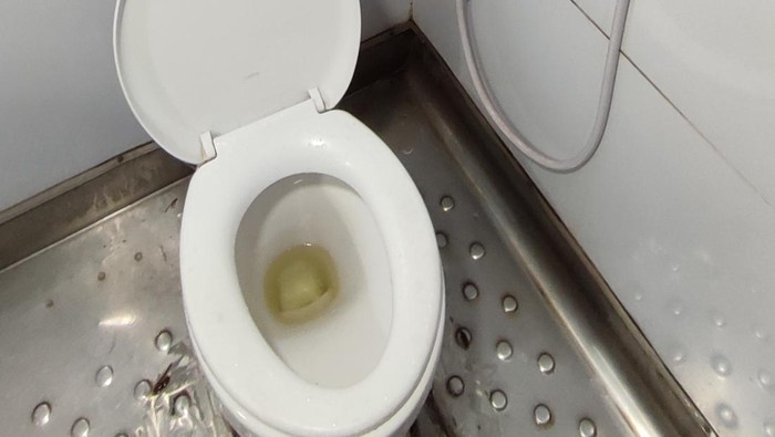 Toilet KA Wijayakusuma