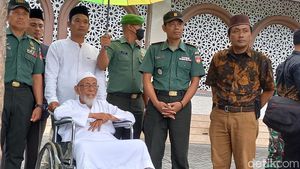 Momen Abu Bakar Baasyir Ikut Upacara Hari Pahlawan di Ponpes Ngruki