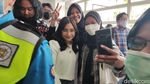Gaya Prilly Latuconsina di UGM Saat Kembali Jadi Dosen Praktisi