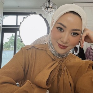 Tips Perawatan Rambut Berhijab dari Influencer Allyssa Hawadi
