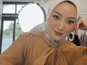 Tips Perawatan Rambut Berhijab dari Influencer Allyssa Hawadi
