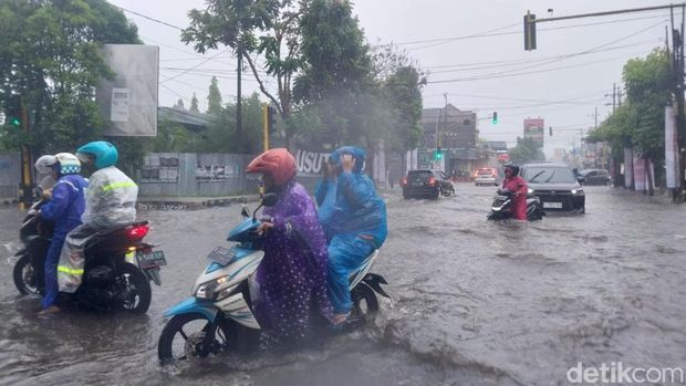 Banjir di Kota Malang setinggi 50 cm