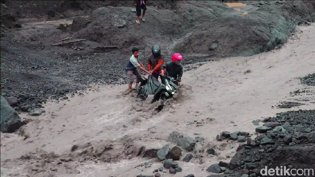 banjir lahar semeru